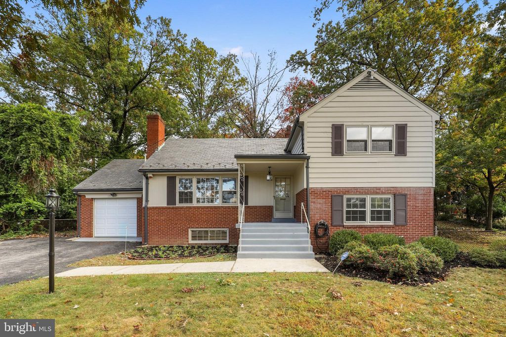 7011 Adelphi Rd, Hyattsville, MD 20782