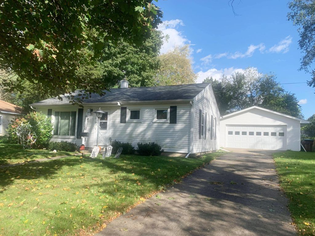 1010 Hall St, Albion, MI 49224
