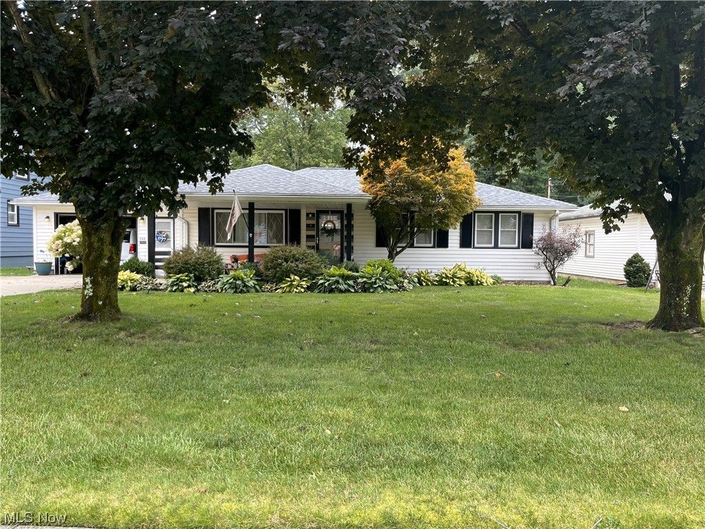 246 E Manor Ave, Struthers, OH 44471 Trulia