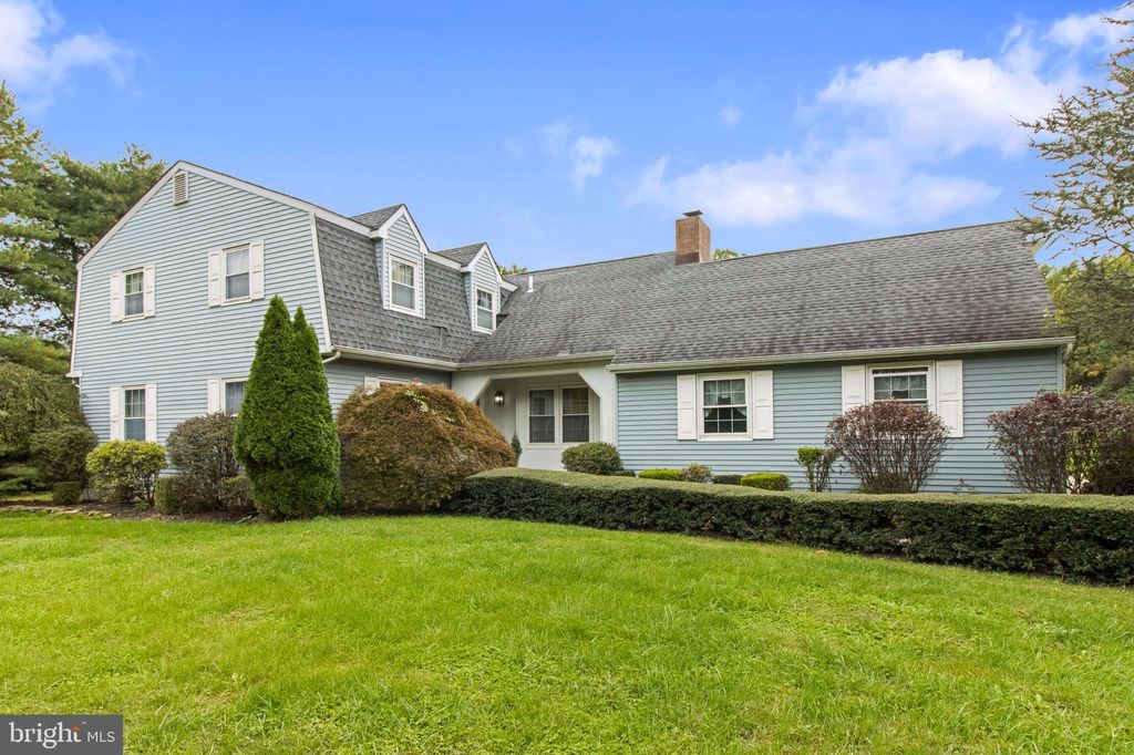 5 Buttonwood Dr, Woodstown, NJ 08098