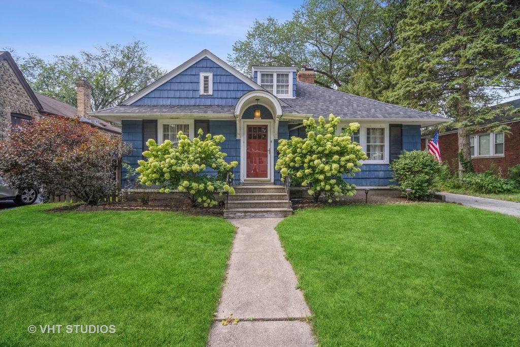 110 N Prospect Manor Ave, Mount Prospect, IL 60056