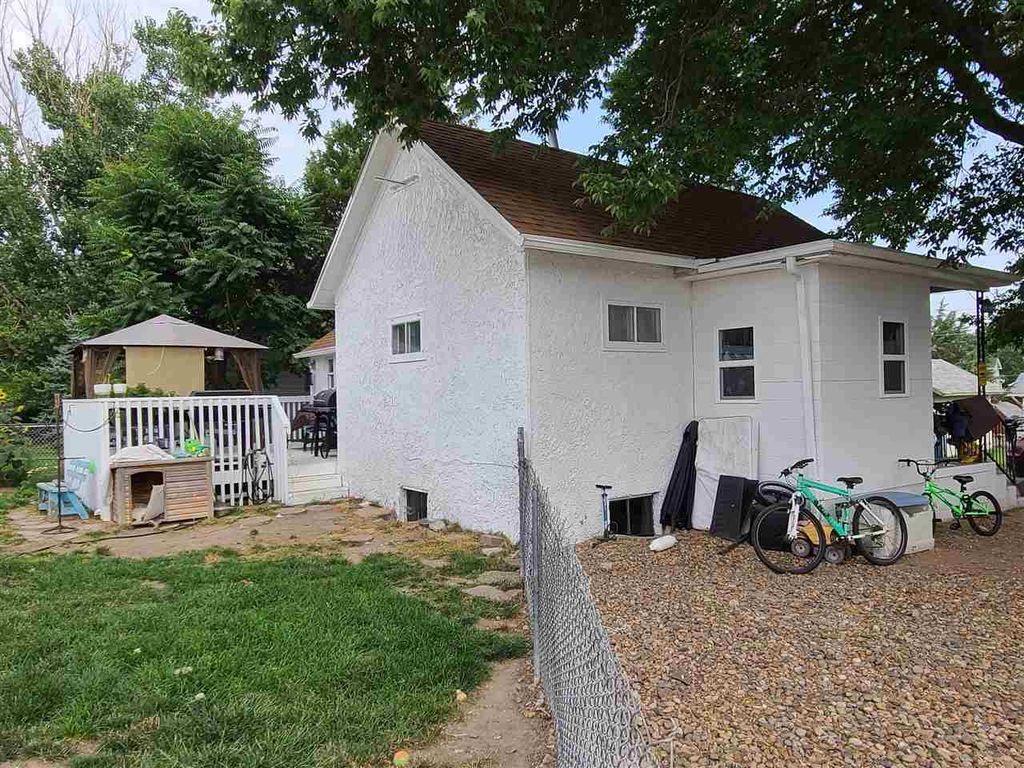 821 W East St, Ogallala, NE 69153