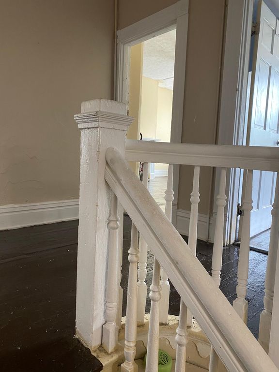 853 W High St, Lexington, KY 40508