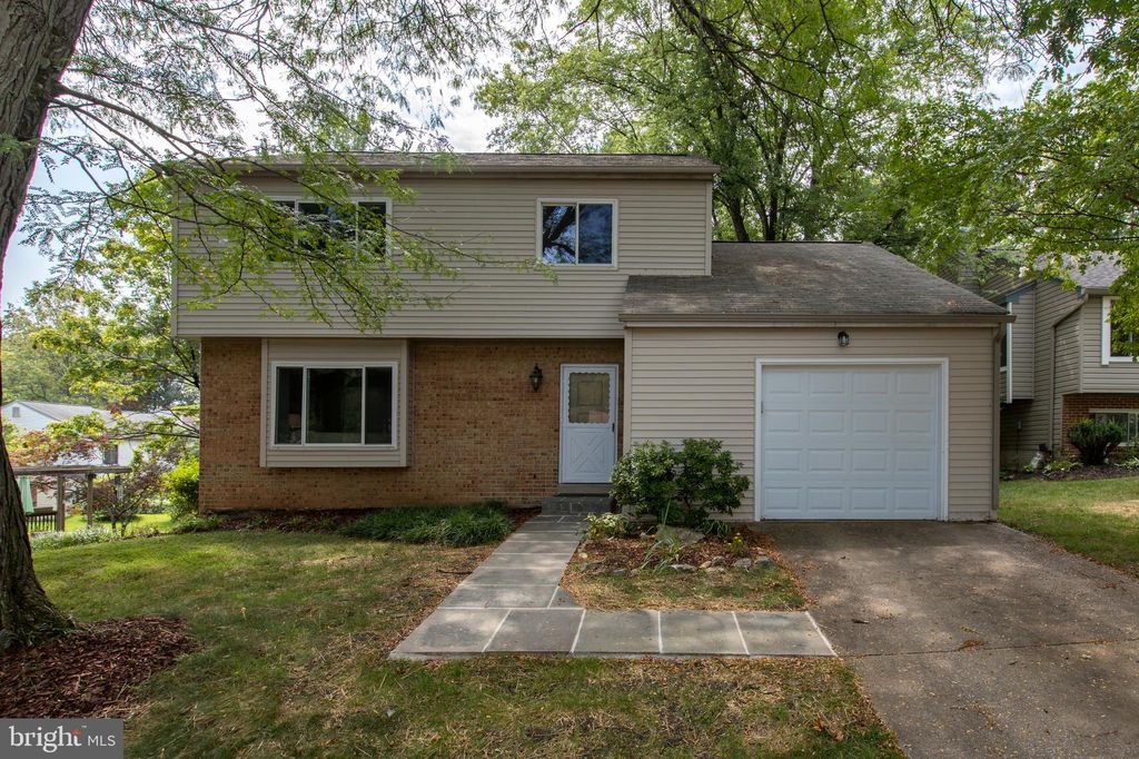 15 Pavilion Dr, Gaithersburg, MD 20878