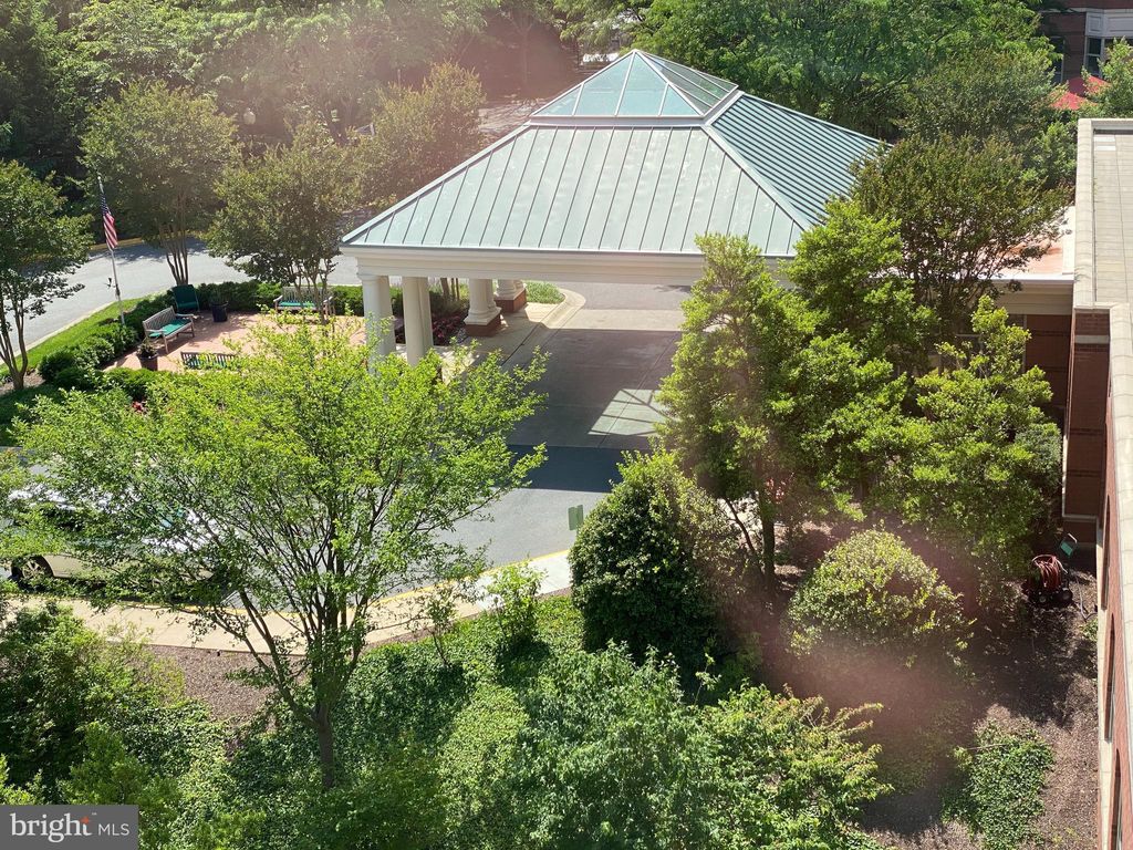 9707 Old Georgetown Rd #1417, Bethesda, MD 20814