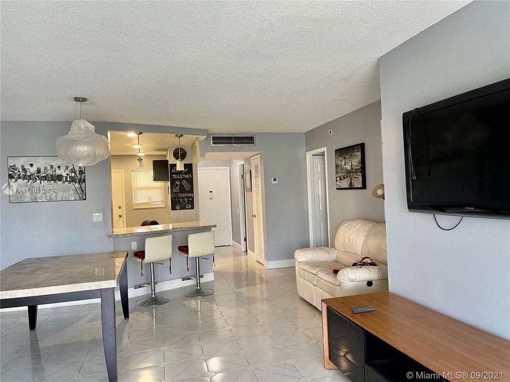 1690 NE 191st St #4111, Miami, FL 33179