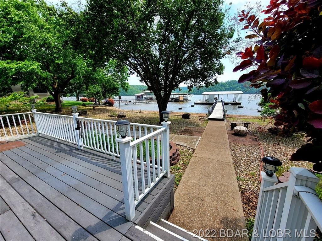 126 Sloping Shores Dr, Gravois Mills, MO 65037