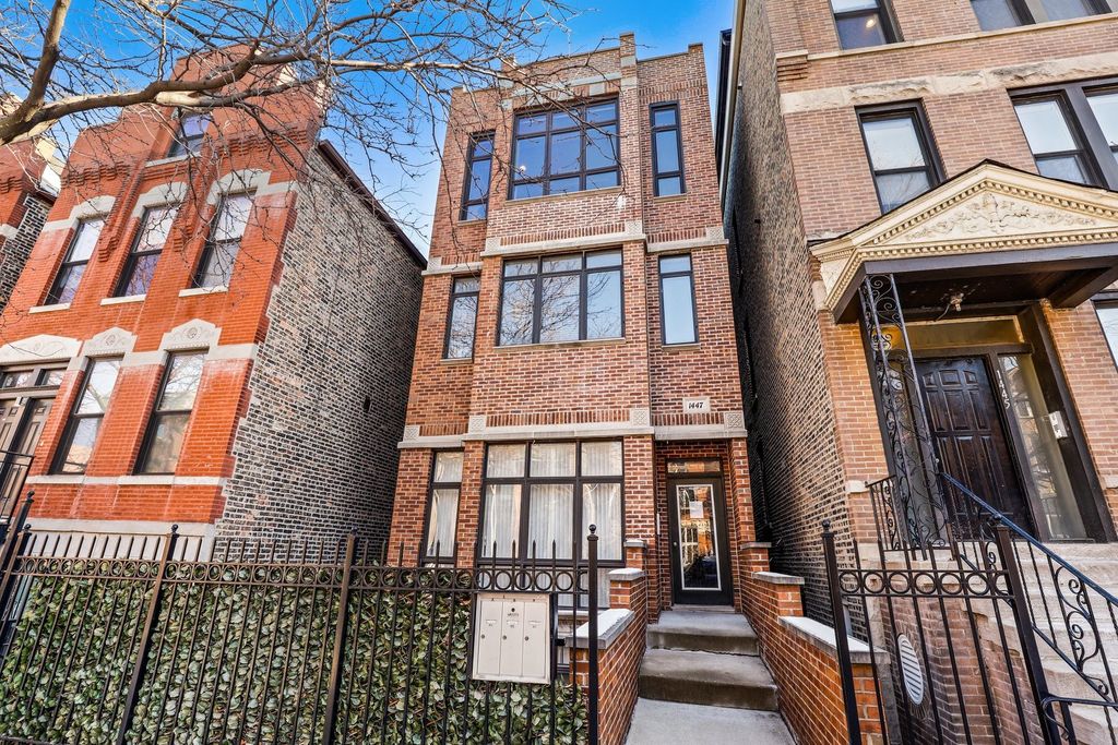 1447 N Bosworth Ave #3, Chicago, IL 60642