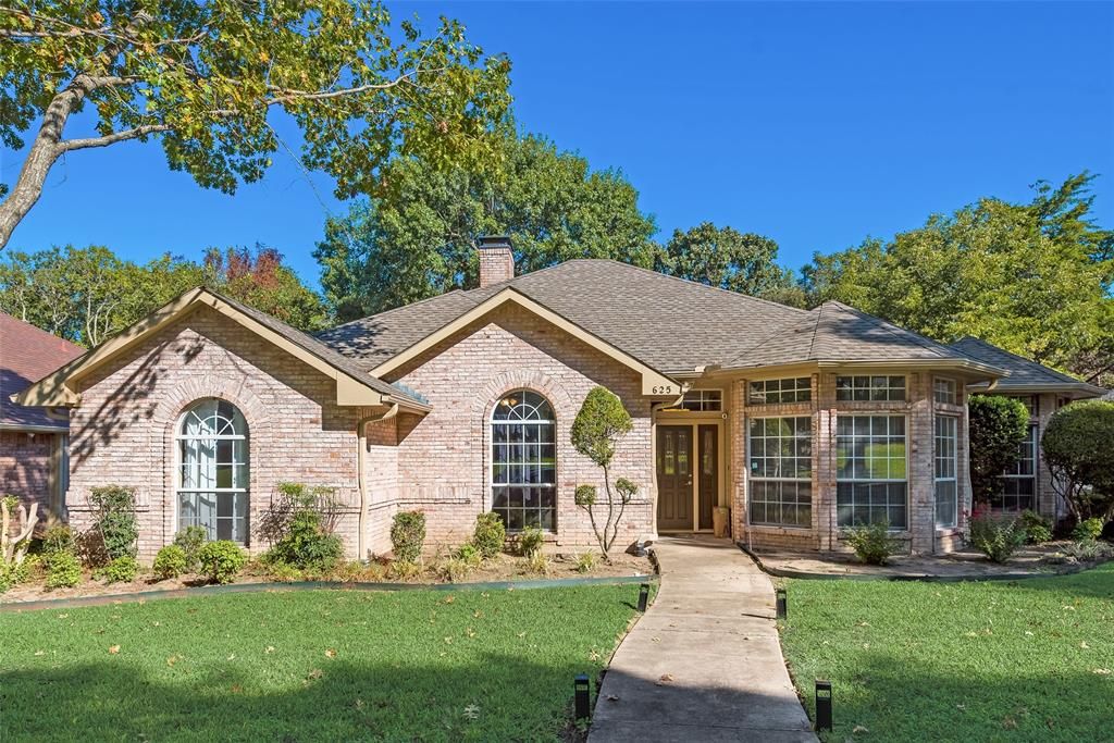 625 Robin Meadow Dr, Desoto, TX 75115