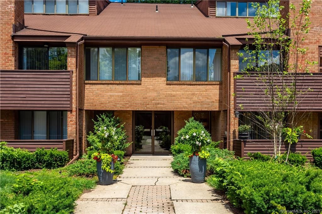25 Stanley St #B4, West Hartford, CT 06107