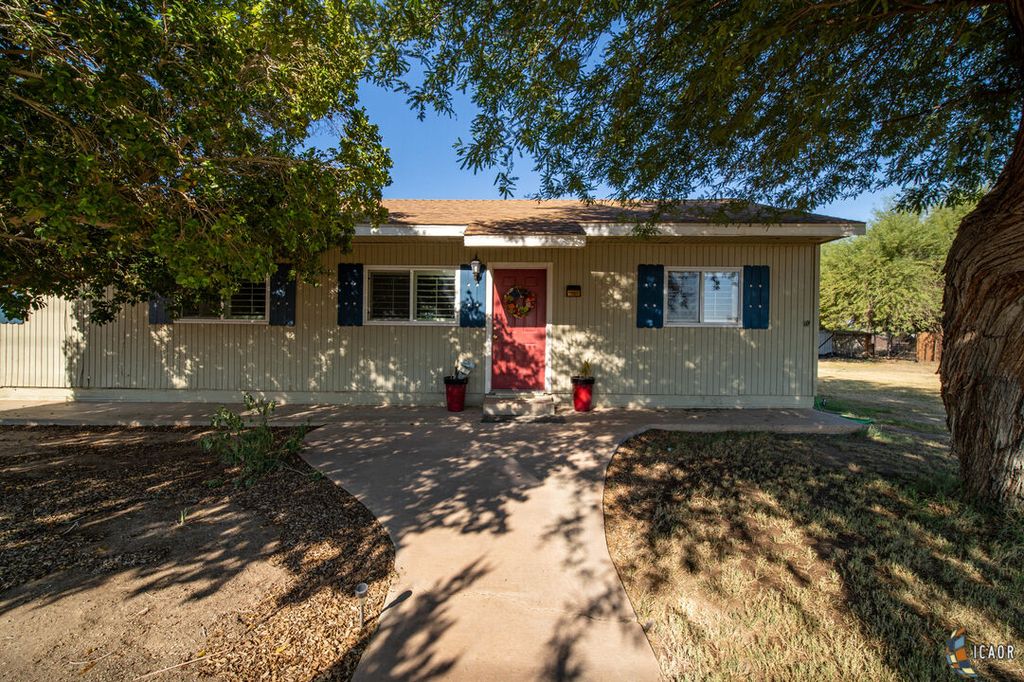 2727 La Brucherie Rd, Imperial, CA 92251