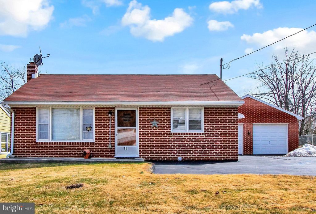 64 W St, York New Salem, PA 17371 2 Bed, 1 Bath SingleFamily
