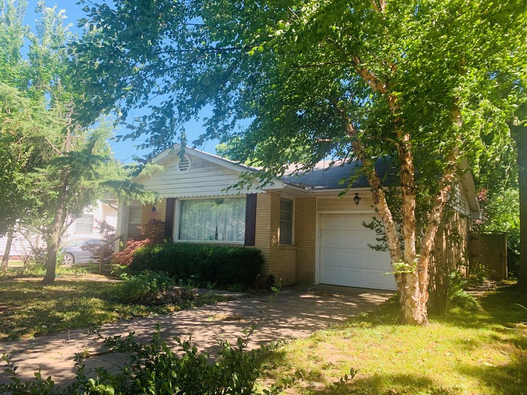 317 W Padon Ave, Blackwell, OK 74631 3 Bed, 2 Bath SingleFamily Home 37 Photos Trulia