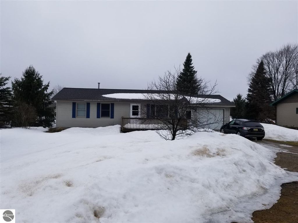 6368 N Reynolds Rd, Lake Ann, MI 49650 Trulia