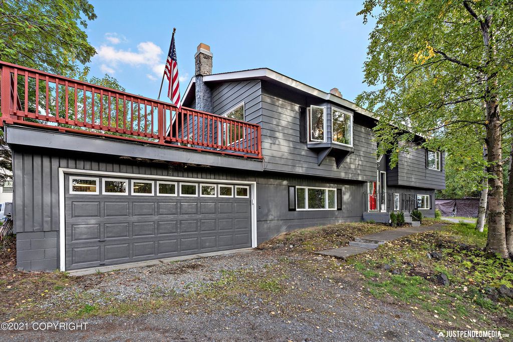 6901 Hyatt St, Anchorage, AK 99507