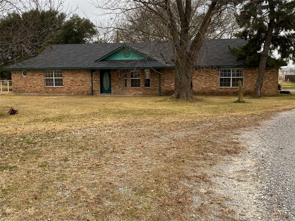 1115 Platter Cutoff Rd, Calera, OK 3 Bed, 2 Bath SingleFamily Home
