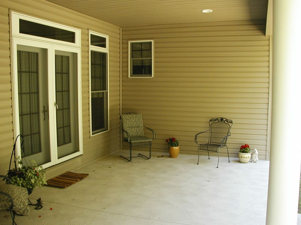 8 Diamond Ave, Barnesville, PA - 4 Bed, 2 Bath Single-Family Home - 33