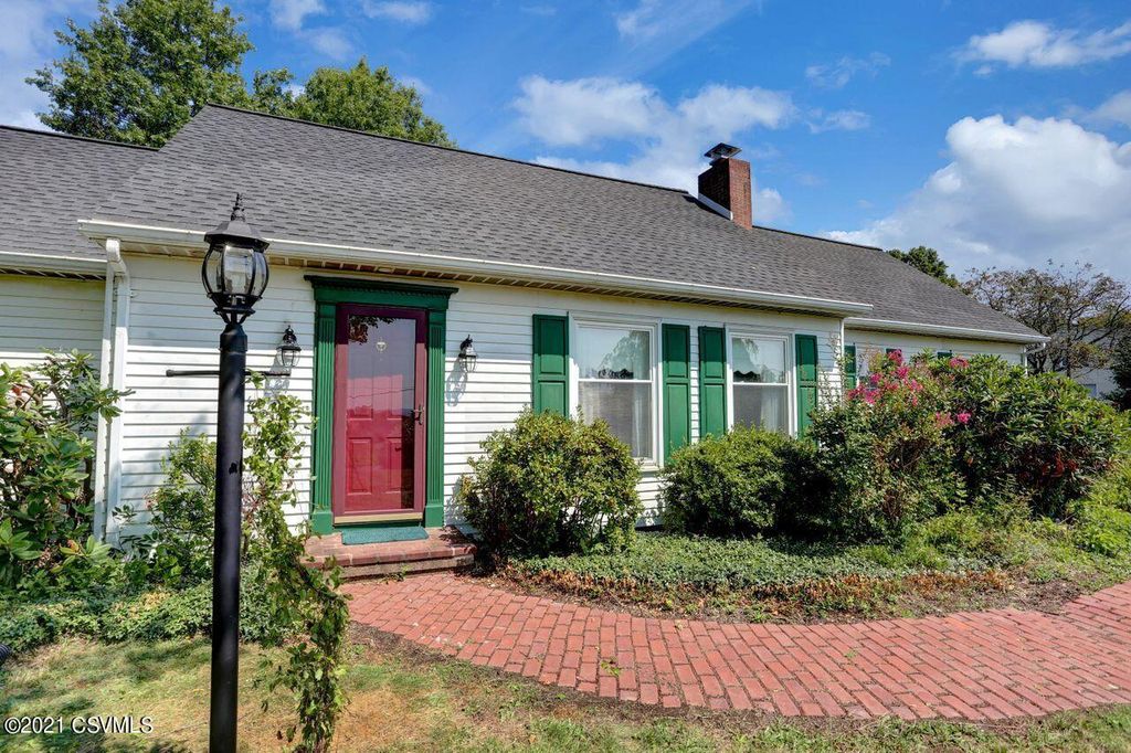 109 Essex Ln, Northumberland, PA 17857