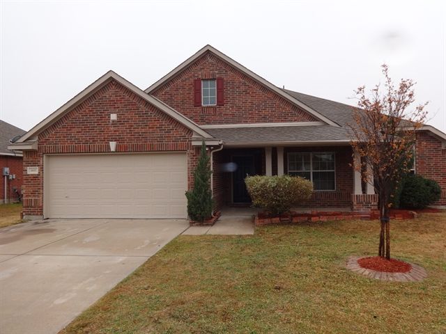 1611 Buoy Dr, Glenn Heights, TX 75154