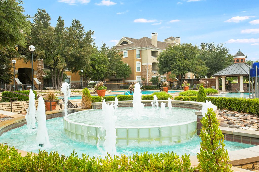 6225 Love Dr, Irving, TX 75039