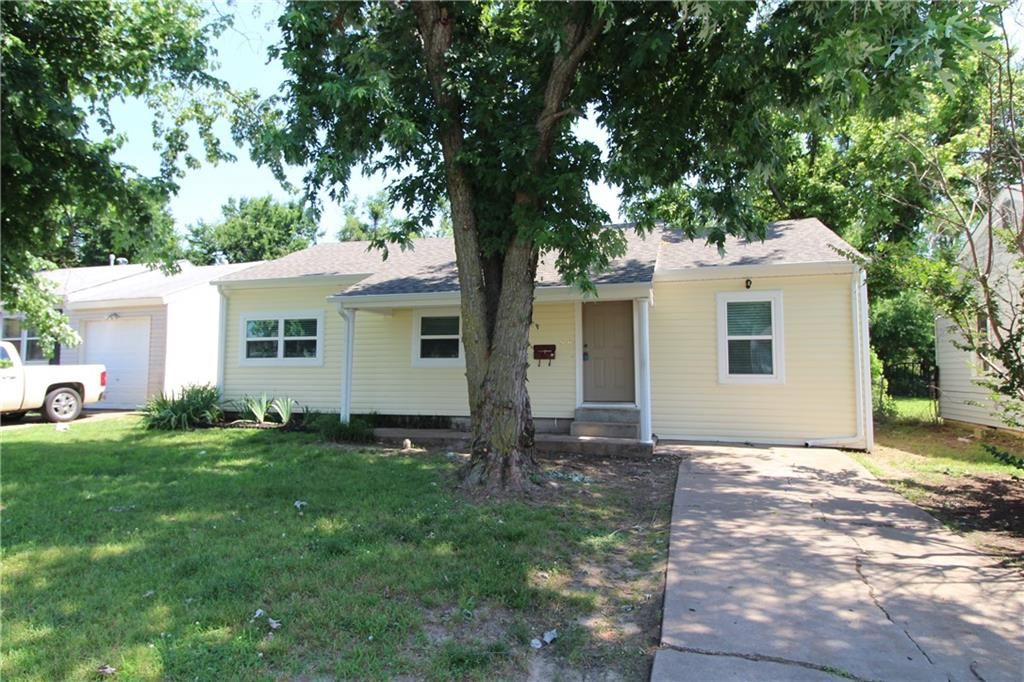 916 Askew Dr, Midwest City, OK 73110