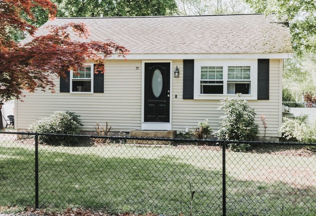 39 England Rd, North Attleboro, MA 02760