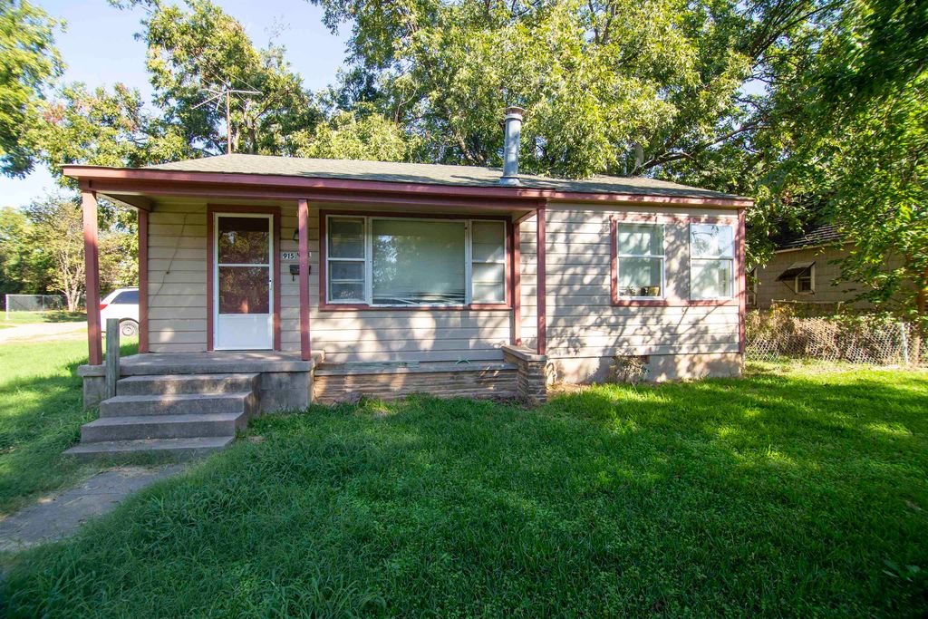 915 N Elm St, Waurika, OK 73573 Trulia