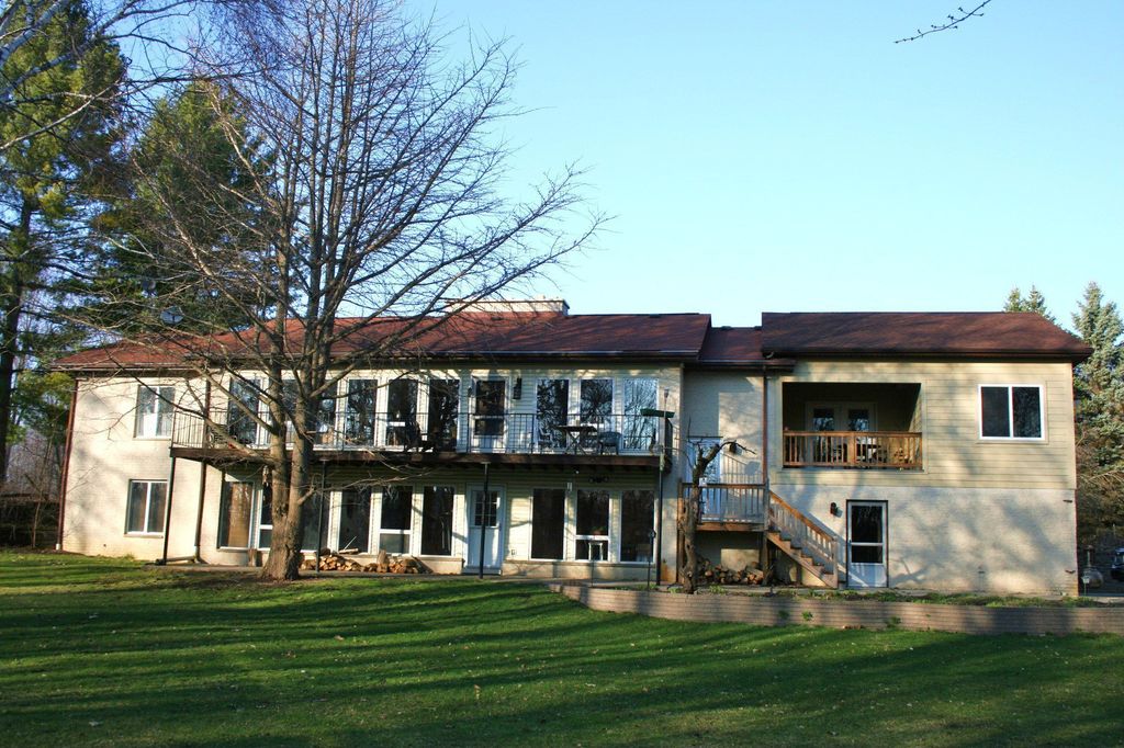 22649 Dixboro, Green Oak Twp, MI 4 Bed, 3.1 Bath SingleFamily Home