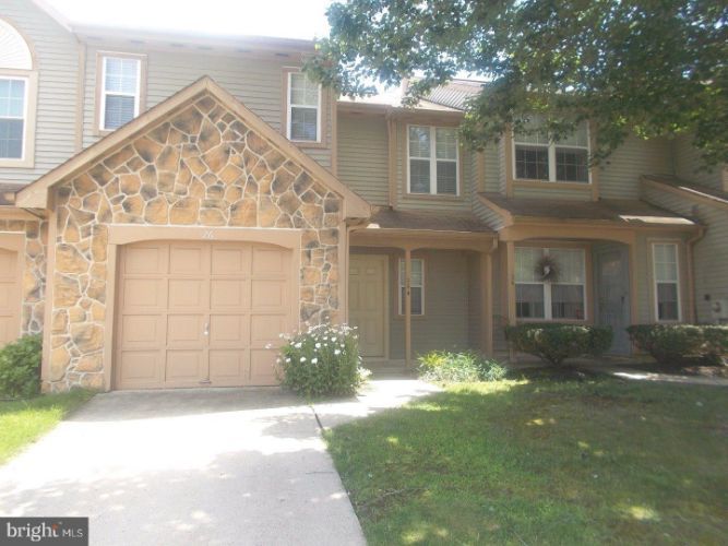 26 Claver Hill Way, Mount Laurel, NJ 08054