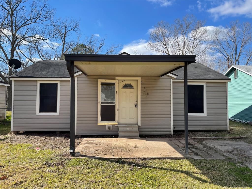218 3rd St, Brazoria, TX 77422