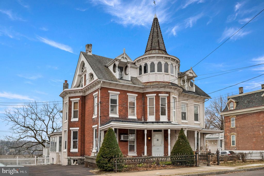 109 2nd Ave, Royersford, PA 19468