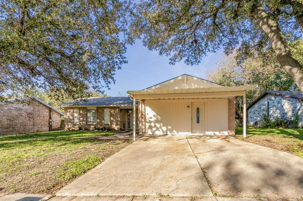 3702 Maxwell Ct, Arlington, TX 76015