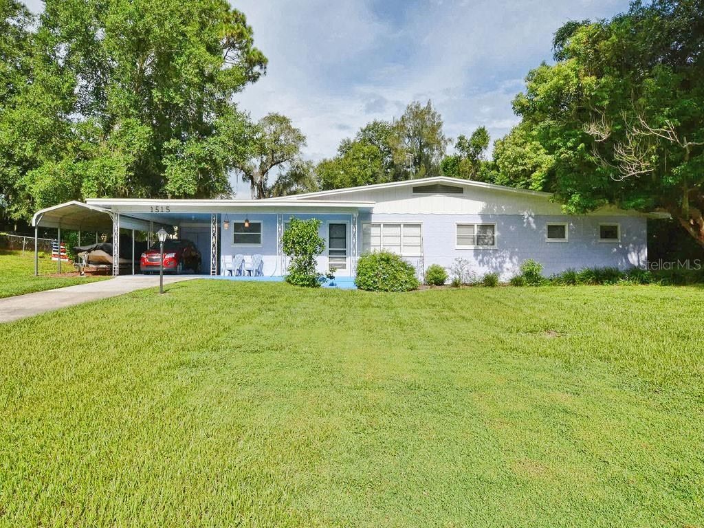 1515 Crestview Dr, Mount Dora, FL 32757