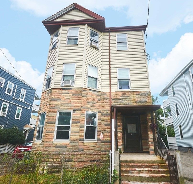 17-17A Boynton St, Jamaica Plain, MA 02130