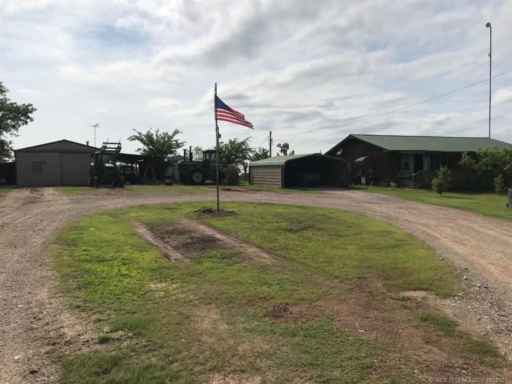 5191 Race Fan Rd, Davis, OK 73030