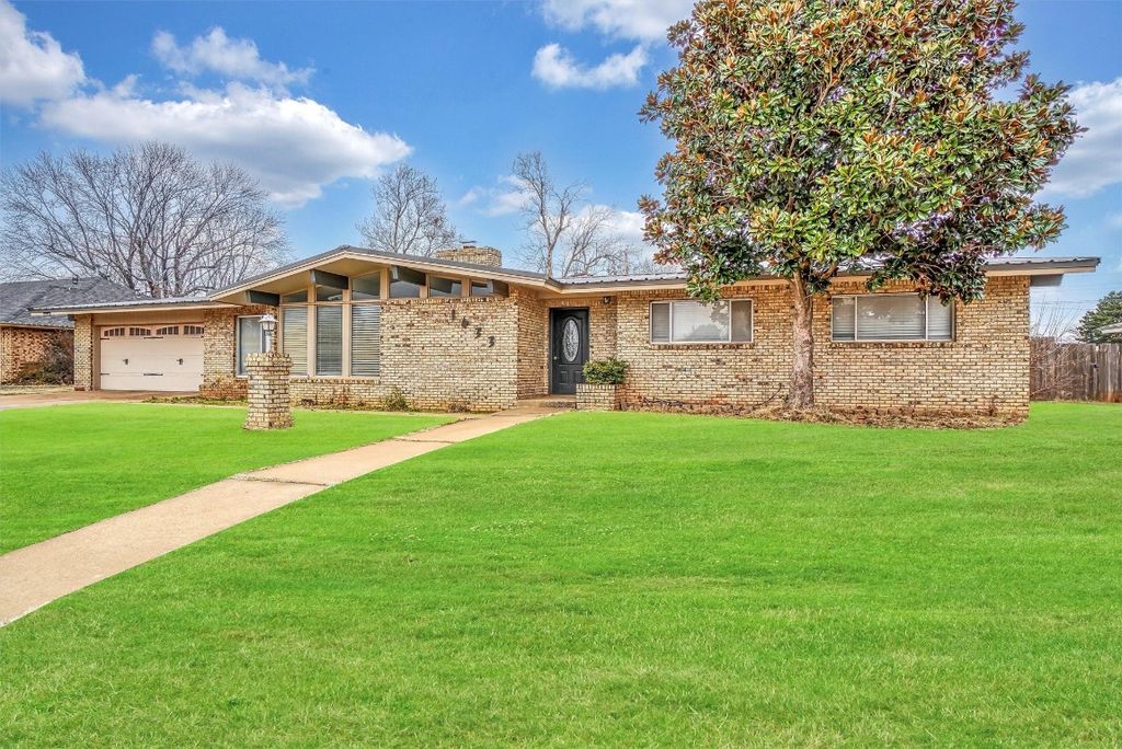 1433 Pine Ave, Weatherford, OK 73096
