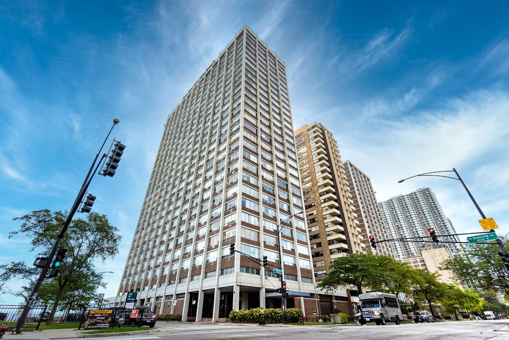 6171 N Sheridan Rd #803, Chicago, IL 60660