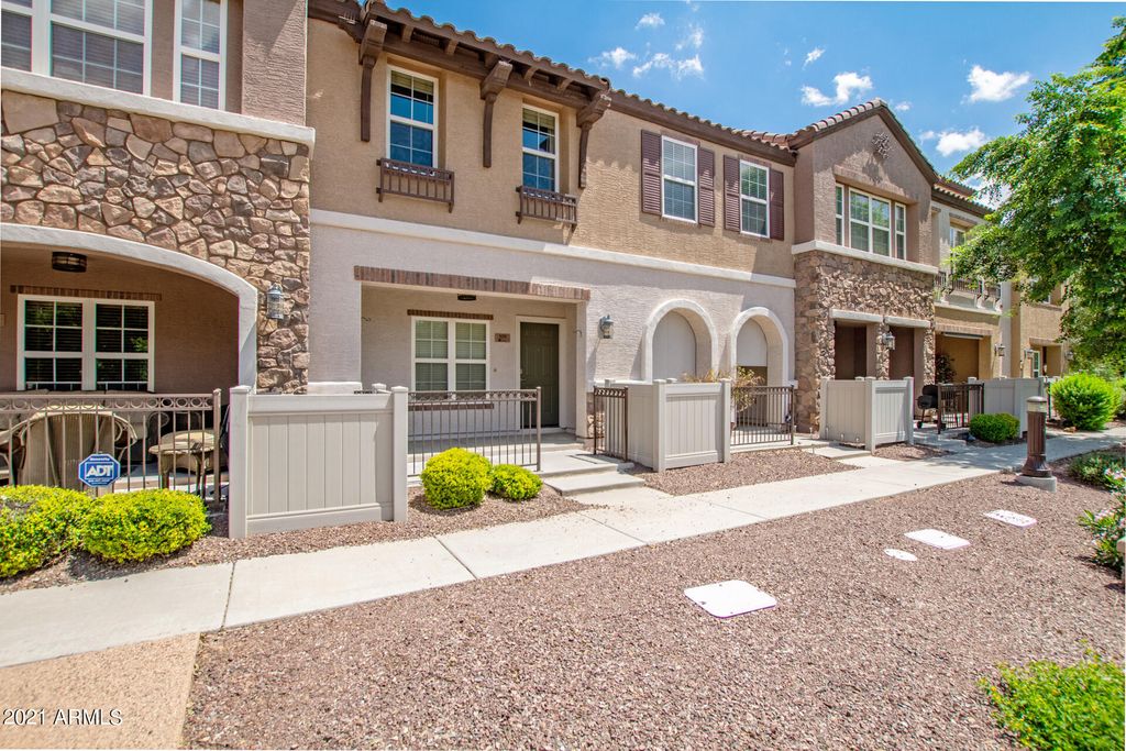 2670 S Voyager Dr #109, Gilbert, AZ 85295