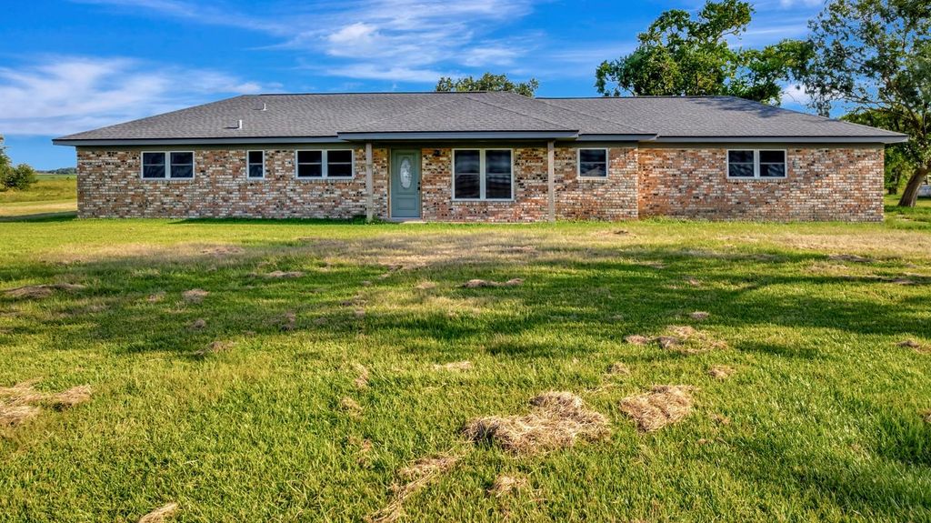18035 Highway 111, Louise, TX 77455