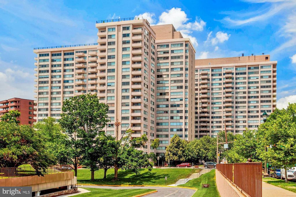 4515 Willard Ave #1212S, Chevy Chase, MD 20815