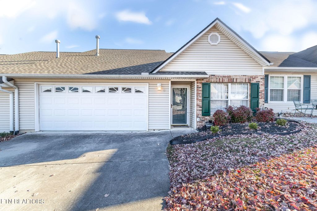 6356 Love Song Ln, Knoxville, TN 37914