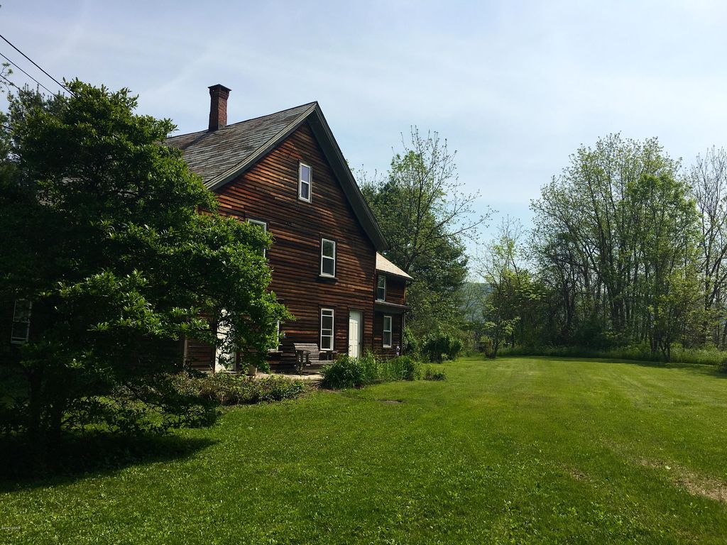 12 East St, Lenox, MA 01240