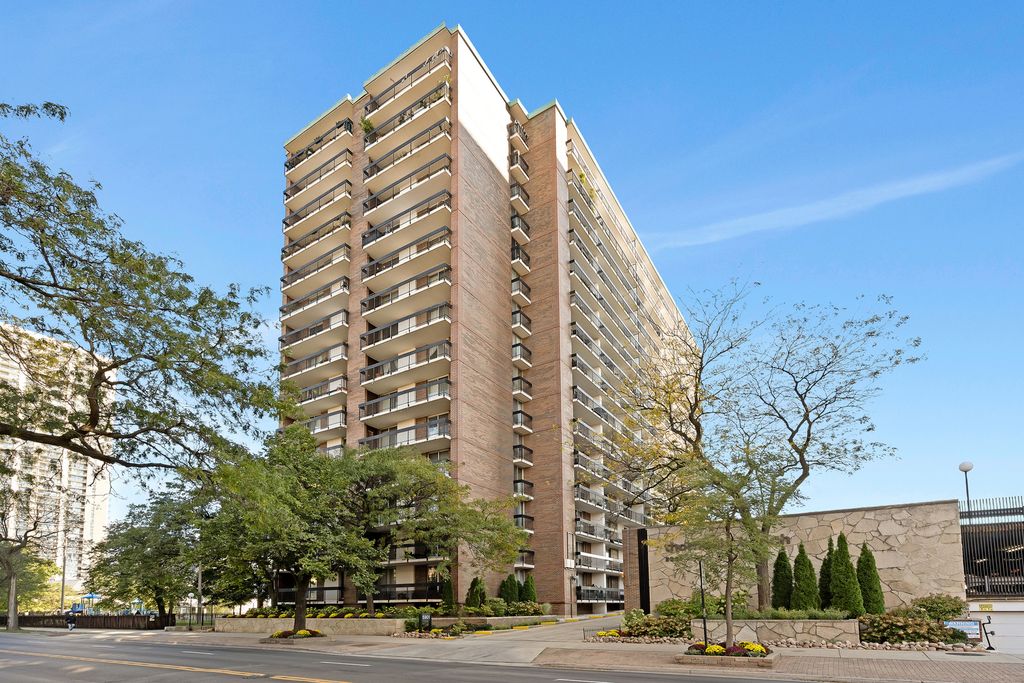 5901 N Sheridan Rd #4G, Chicago, IL 60660