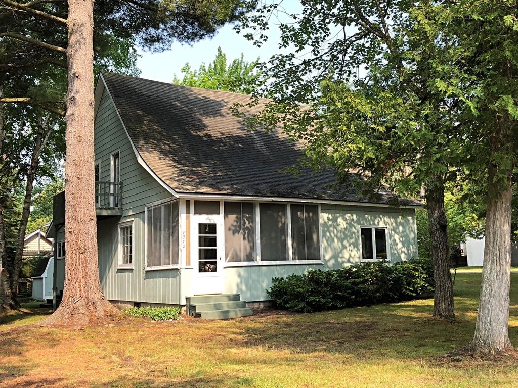 9072 Lake St, Alanson, MI 49706 Trulia