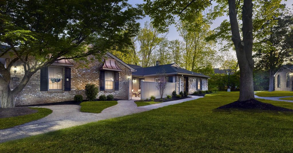 1 Marlbrook Ln, Lansdale, PA 19446