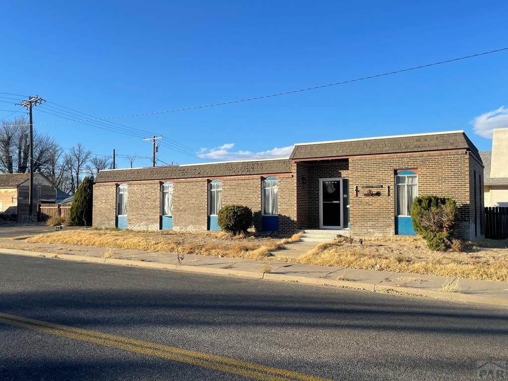 201 W 10th St, La Junta, CO 81050 Trulia