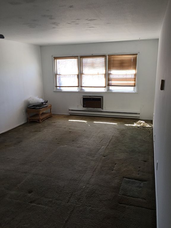 65 Donna Dr #B2, New Haven, CT 06513