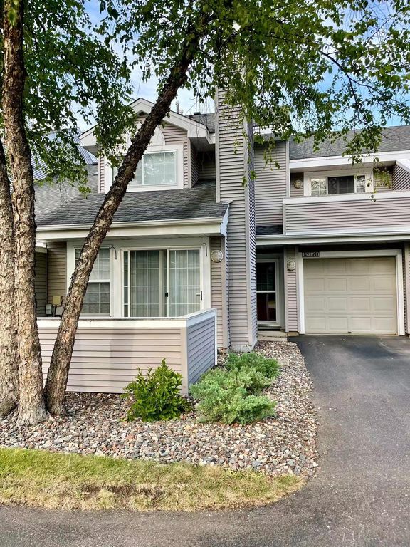 15715 24th Ave N #B, Plymouth, MN 55447