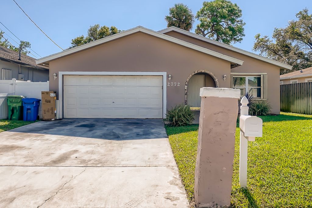 2772 NW 9th St, Fort Lauderdale, FL 33311