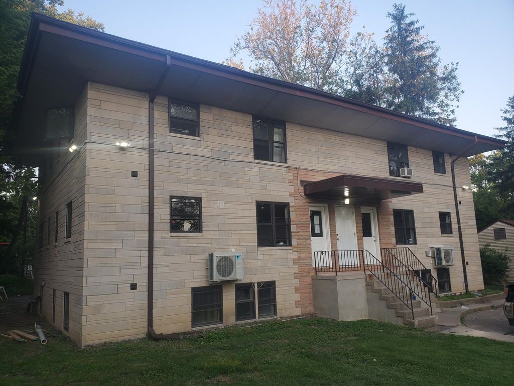 1604 Coronado Dr #1, Champaign, IL 61820